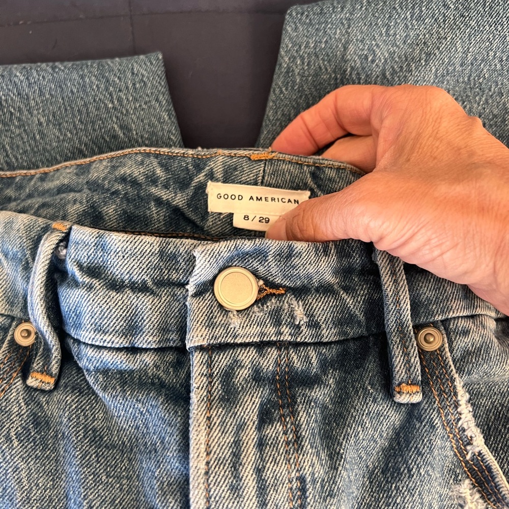 Good American Jeans. 90’s relax fit. $50 Size 8.